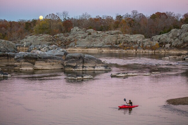 close to kayaking - 7630 Tomlinson Ave