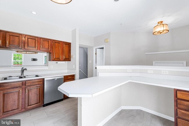 Building Photo - 18612 Clovercrest Cir