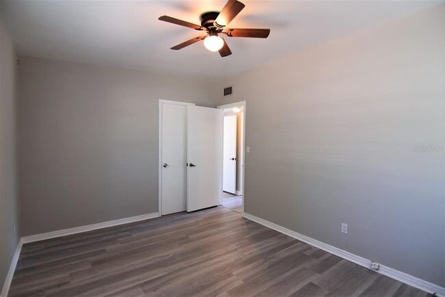 Building Photo - 1501 Vantage Dr