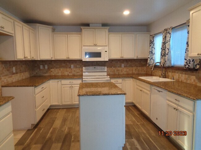 Building Photo - 720 Devonshire Ct