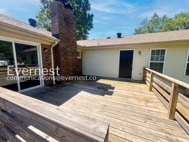 Building Photo - 4 Bed, 2.5 Bath Home with Fenced Yard / Pet-Friendly / Coming Soon!