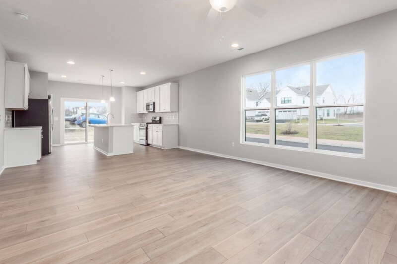 Building Photo - 6073 Miranda Ln