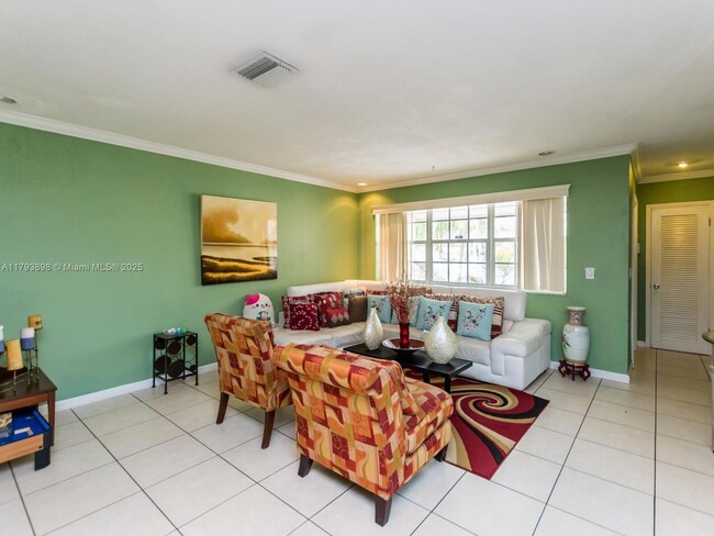 Building Photo - 5524 Garfield St