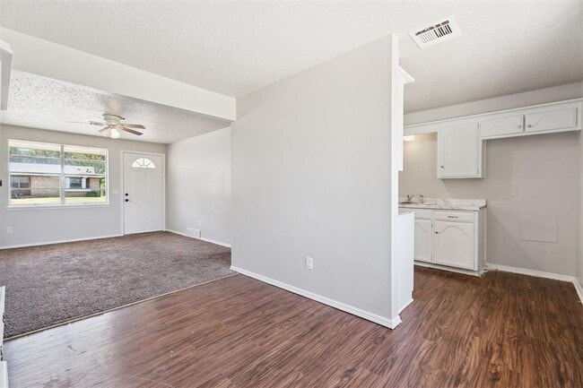 Building Photo - 5221 Foster Dr