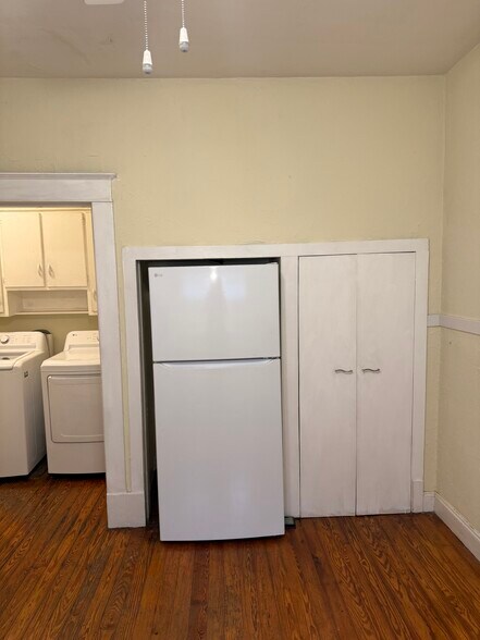 Building Photo - 2100 University Cir