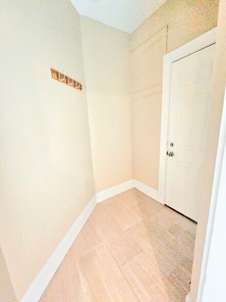 Building Photo - 1793 Beacon St