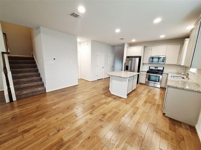 Building Photo - 5900 Bucine Cv