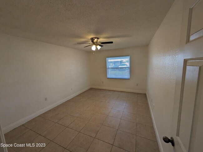 Building Photo - 3645 Barna Ave