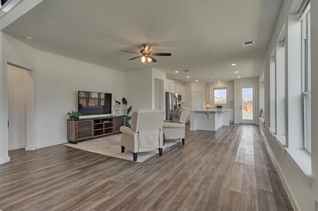 Building Photo - 27129 Ivorywood Dr