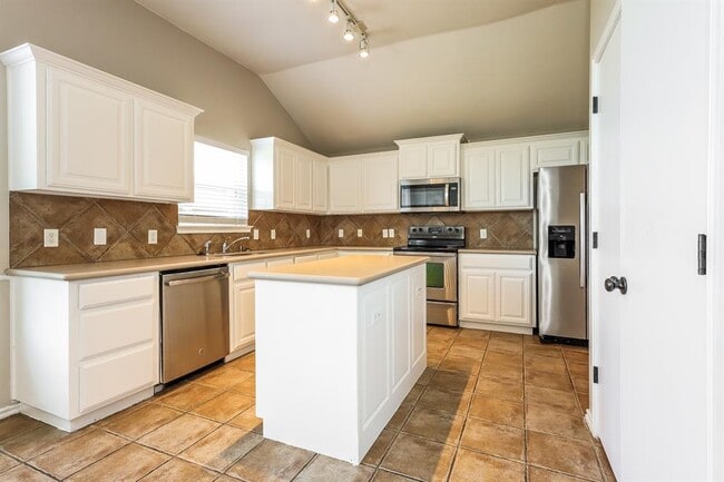 Building Photo - 2513 NW 179th Ct