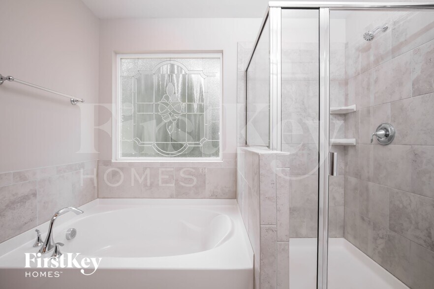 Building Photo - 636 Starry Sky Dr