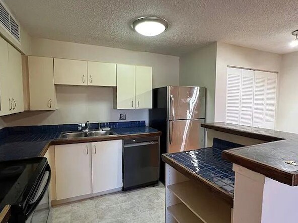 Building Photo - 465 Forestway Cir