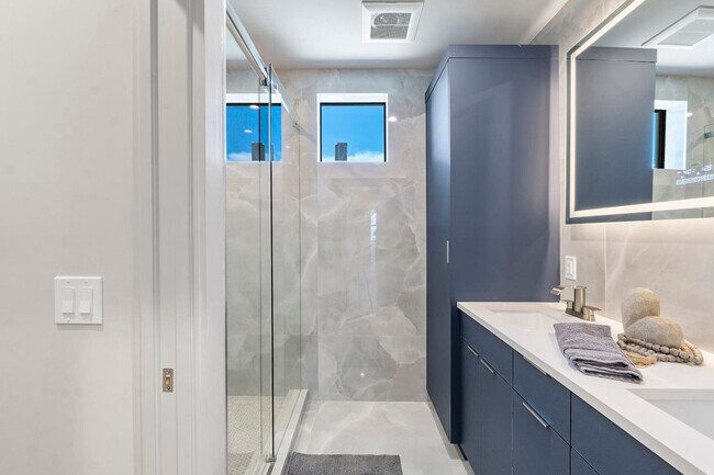 Building Photo - 99 Seaside Ave