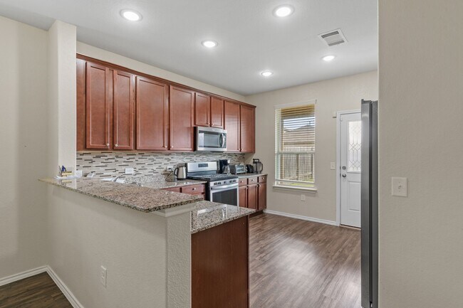 Building Photo - 14714 Sierra Garden Dr