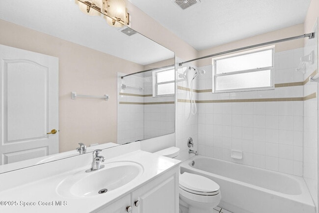 Building Photo - 943 Carriage Hill Rd