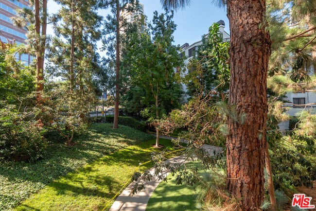 Building Photo - 2102 Century Park Ln