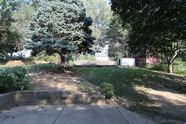 Building Photo - 2511 N 70th Ave
