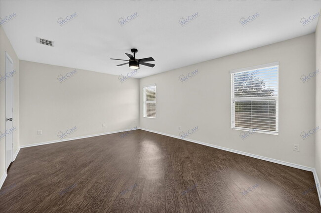 Building Photo - 1608 Diamond Lake Trail