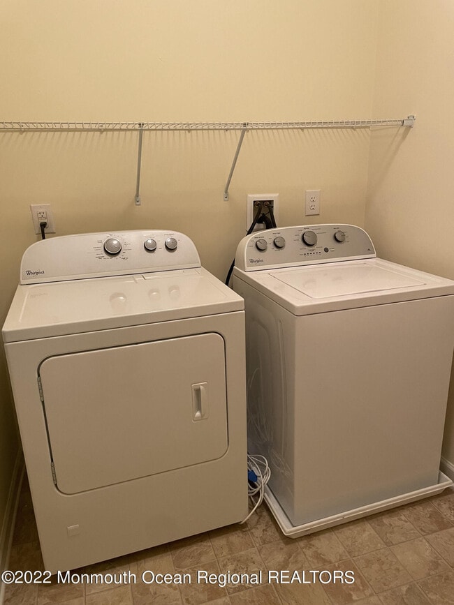 Building Photo - 5 Stock Ct