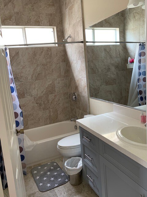 Building Photo - Newer Evergreen home faces neighborhood park - Great Evergreen schools