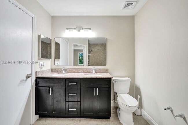 Building Photo - 43 Simonton Cir