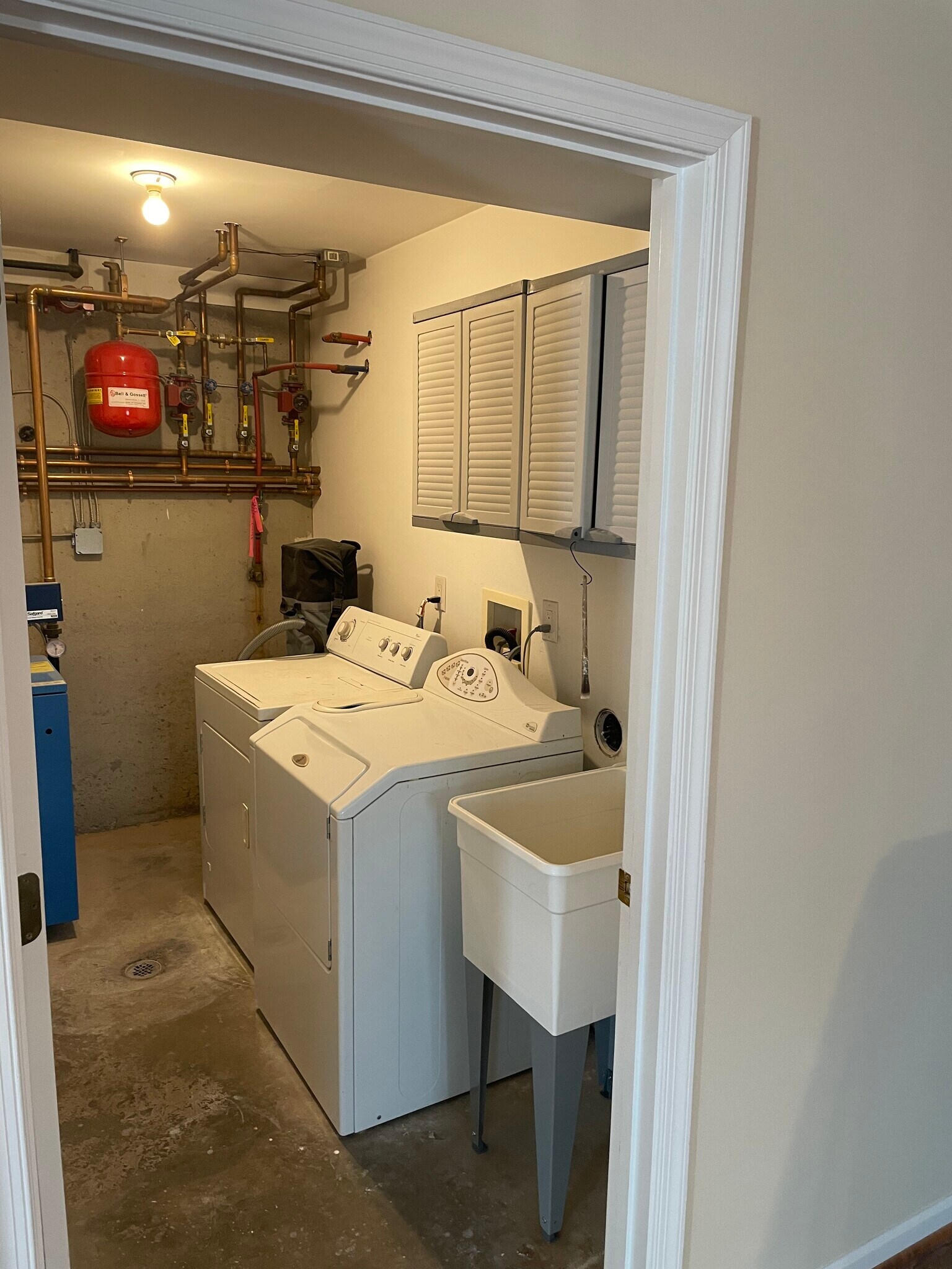 Laundry - 825 Nalle St