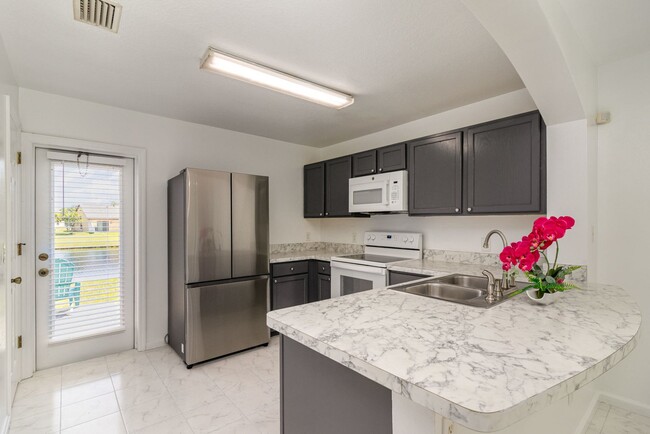 Building Photo - 1165 Luminary Cir