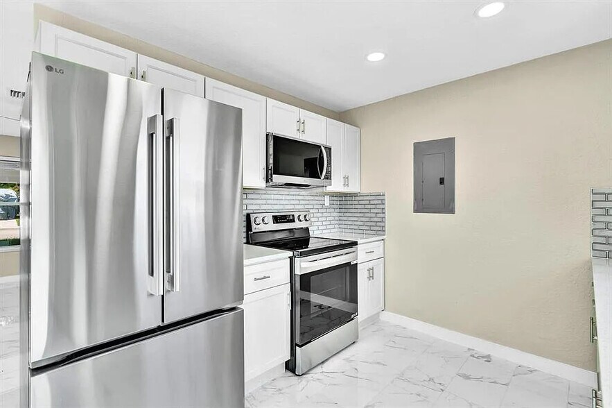 Building Photo - 2770 NW 25th St