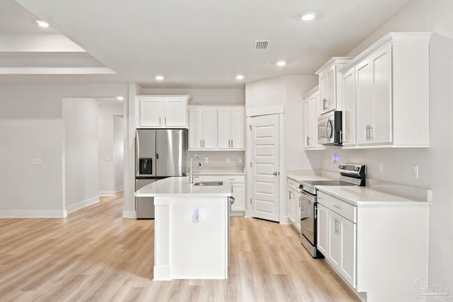 Building Photo - 232 Camellia Dr