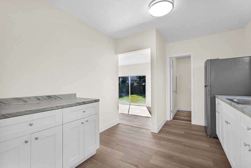 Building Photo - 135 NW 48th Ct