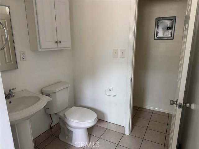 Building Photo - 1551 W Ball Rd