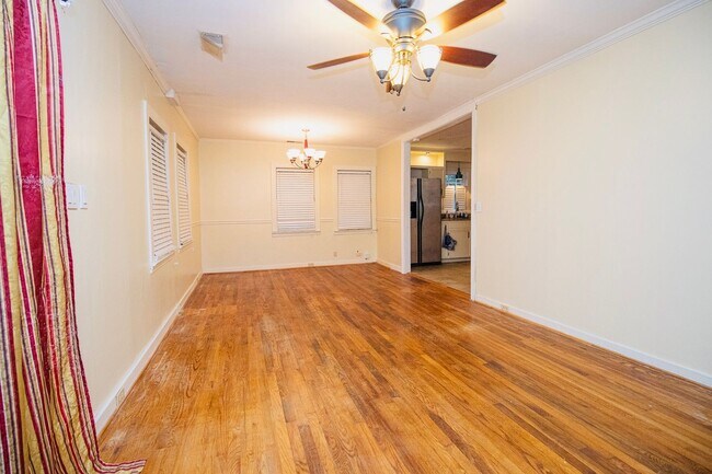 Building Photo - 3 Bedroom, 2 Bathroom in the Forest Acres Area - Available July 2026!