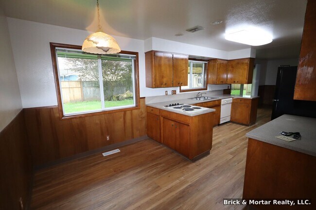 Building Photo - 3-Bedroom 1.5-Bathroom house in Stayton, OR