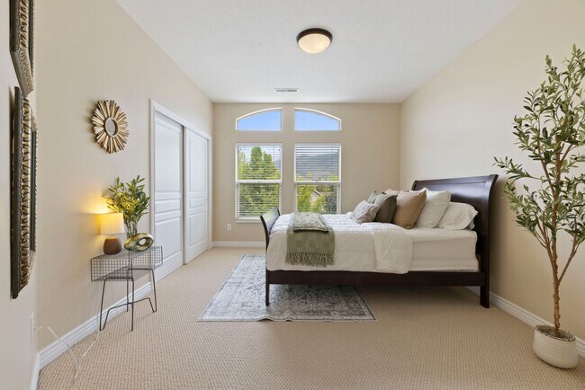 Building Photo - Executive Furnished Home For Rent In Orem!