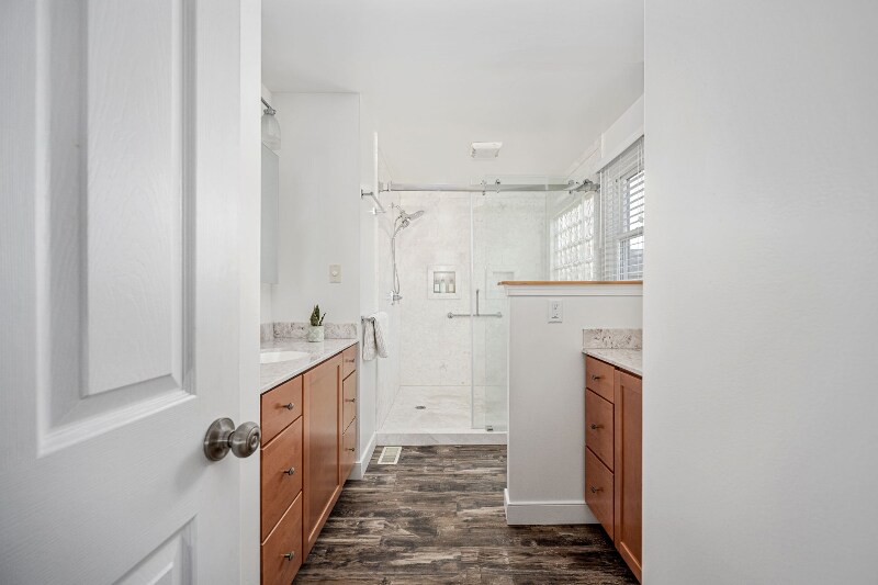 Building Photo - 145 Old Farm Hollow