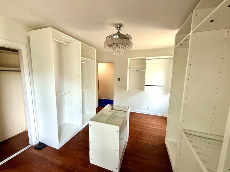 Building Photo - 625 Catalina Pl