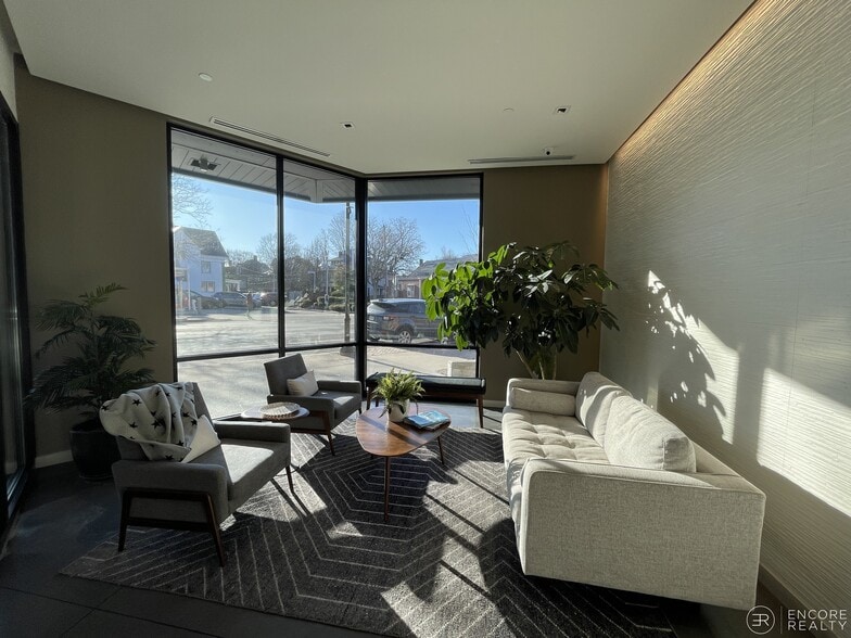 Building Photo - 455 Harvard St