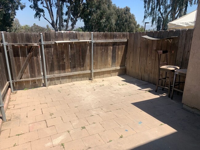 Building Photo - Lemon Grove Townhouse