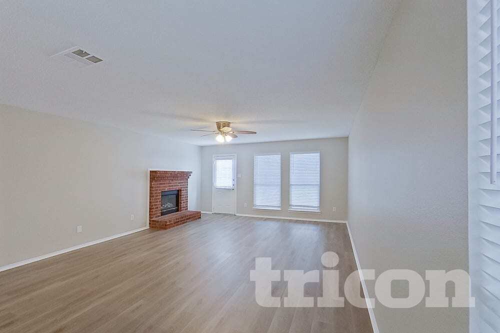 Building Photo - 608 Canyon Pl