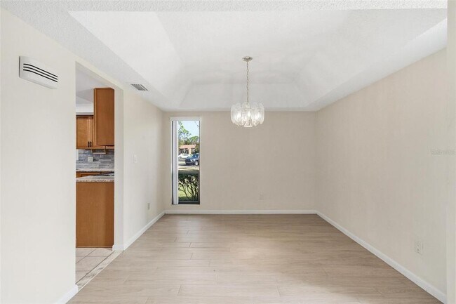 Building Photo - 41 Hembury Ln