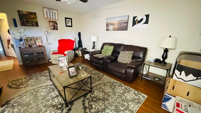 Building Photo - 138 Salisbury I