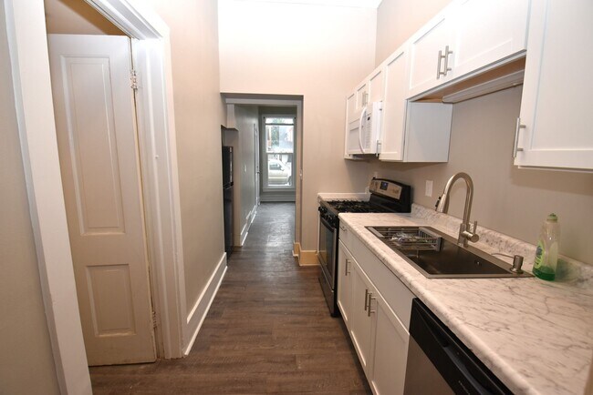 Building Photo - 434 W Lawrence St