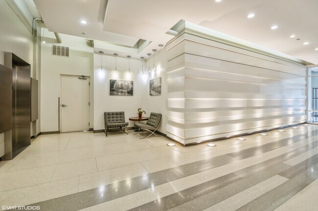 Building Photo - 1305 S Michigan Ave