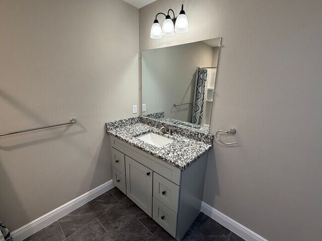 Building Photo - 3/2 half Duplex-NEW CONSTRUCTION