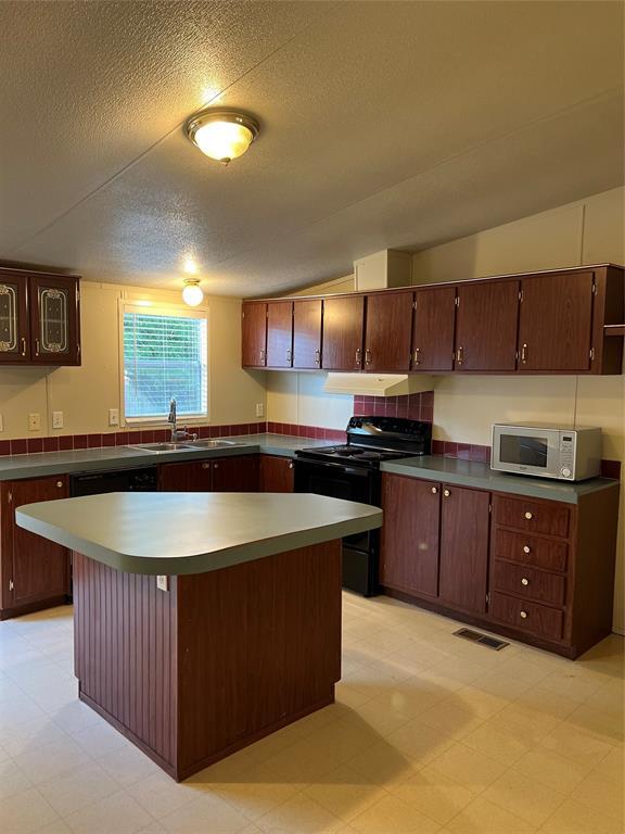 Building Photo - 20431 Mountain Dale Dr