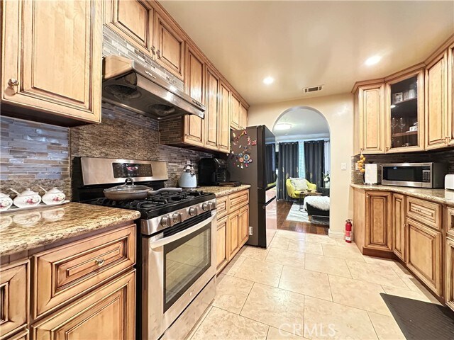 Building Photo - 200 S Lotus Ave