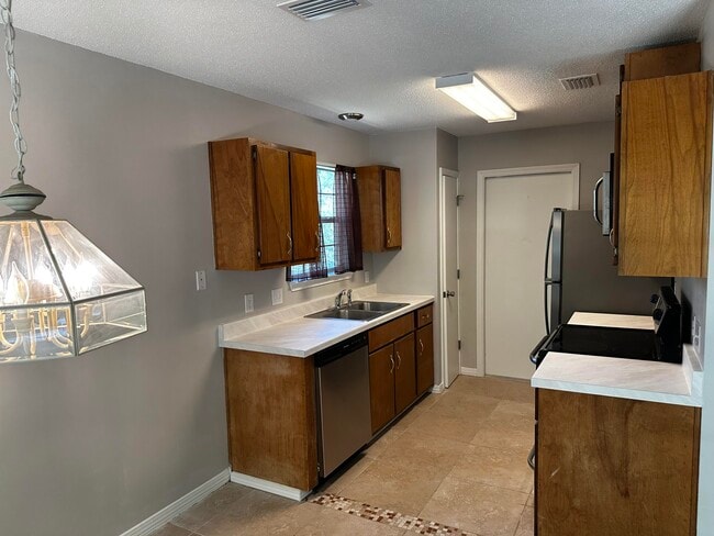 Building Photo - 2987 Windsor Cir