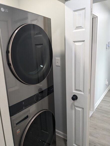 Building Photo - 804 Wright St