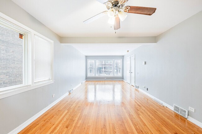 Building Photo - 7637 S Essex Ave