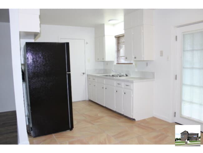 Building Photo - 1009 S 29th St